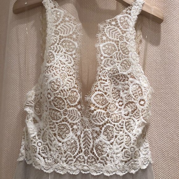 Ivory/latte, illusion neckline, ivory lace, sequins - Picture 2 of 4